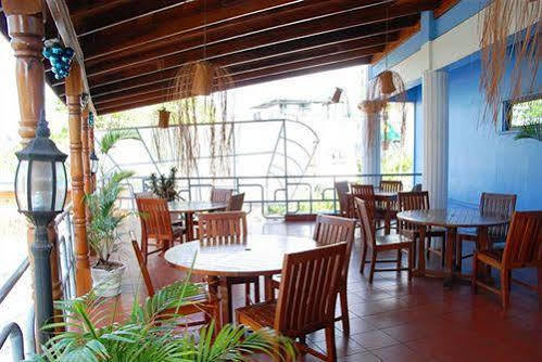 Kanuku Suites Hotel & Apartment Джорджтаун Экстерьер фото